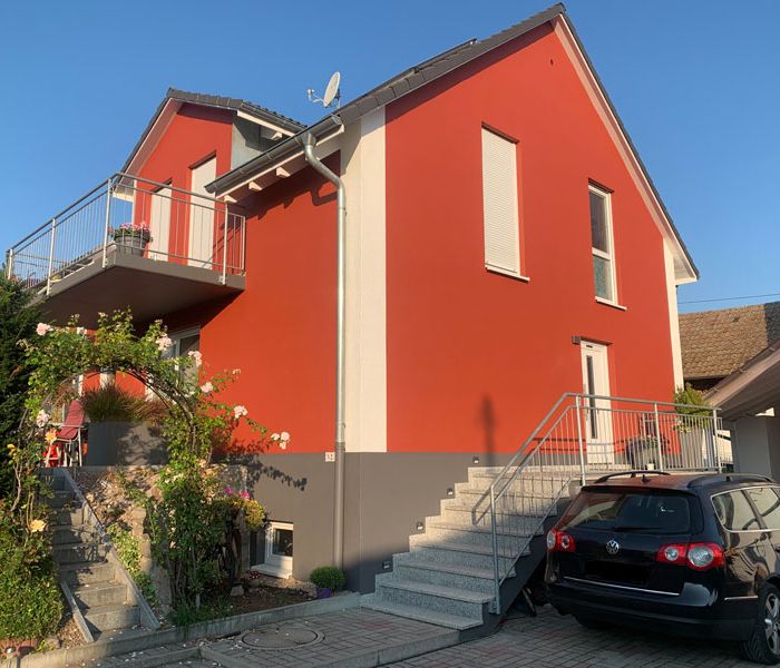 Fassadenanstrich Einfamilienhaus mit Funktionsfarbe