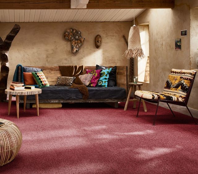 Teppichboden in einem frisch renovierten Wohnzimmer