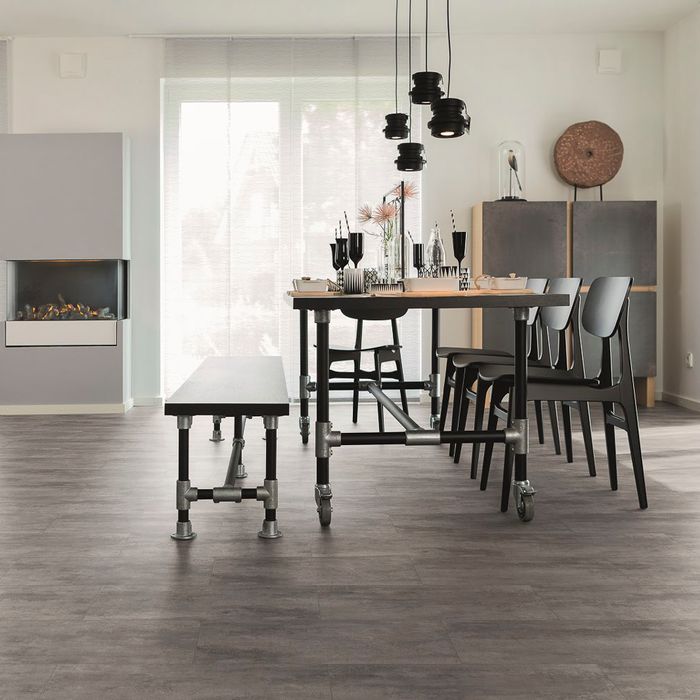 Beispiel für hochwertigen Designboden im Esszimmer